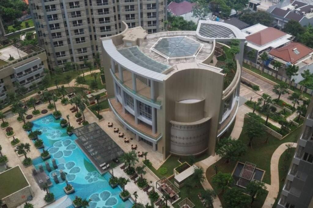 Homy 2 Bedroom Apartment Near Shopping Malls Джакарта Экстерьер фото