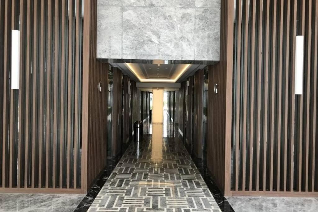 Homy 2 Bedroom Apartment Near Shopping Malls Джакарта Экстерьер фото
