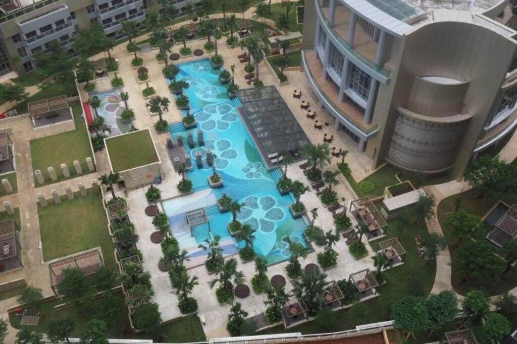 Homy 2 Bedroom Apartment Near Shopping Malls Джакарта Экстерьер фото