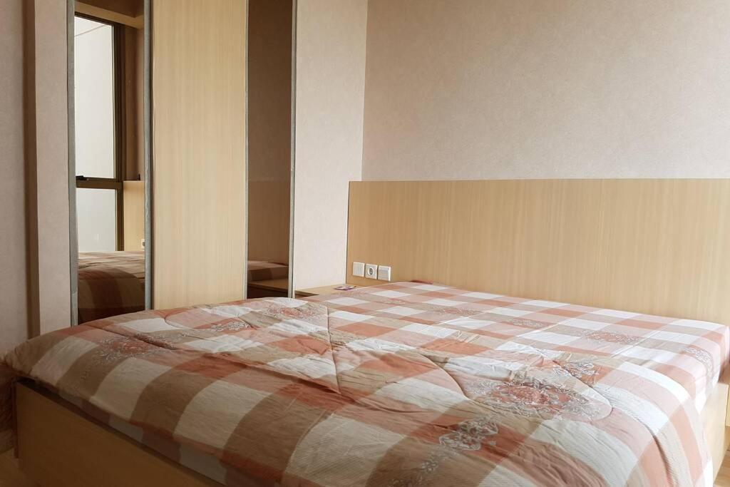 Homy 2 Bedroom Apartment Near Shopping Malls Джакарта Экстерьер фото