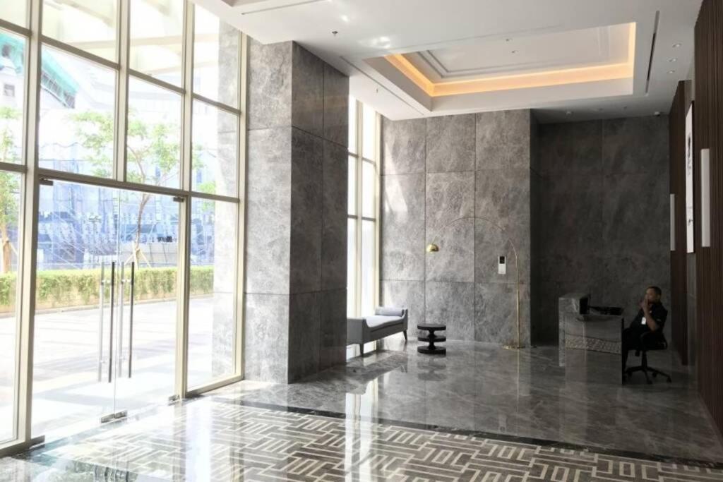Homy 2 Bedroom Apartment Near Shopping Malls Джакарта Экстерьер фото